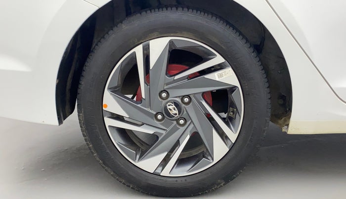 2019 Hyundai Verna 1.6 VTVT SX O, CNG, Manual, 61,381 km, Right Rear Wheel