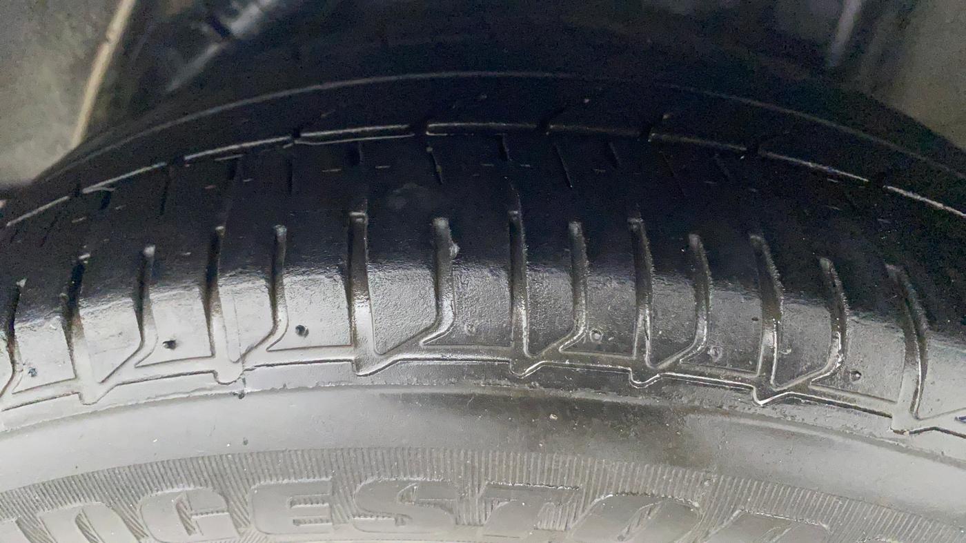2019 Hyundai Verna 1.6 VTVT SX O, CNG, Manual, 61,381 km, Left Rear Tyre Tread