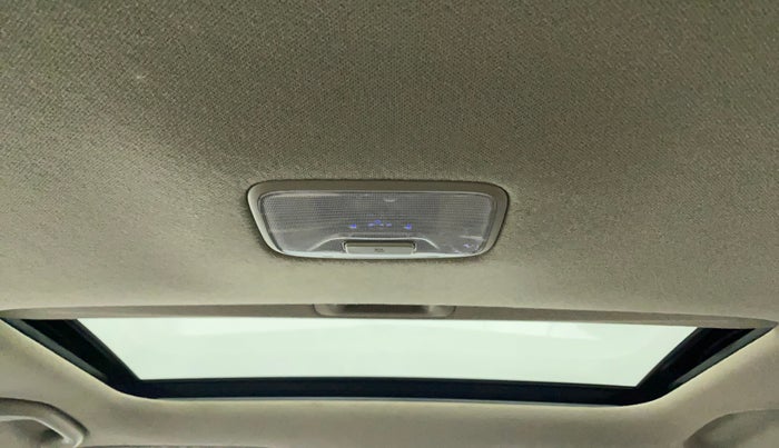 2019 Hyundai Verna 1.6 VTVT SX O, CNG, Manual, 61,381 km, Moonroof/ Sunroof