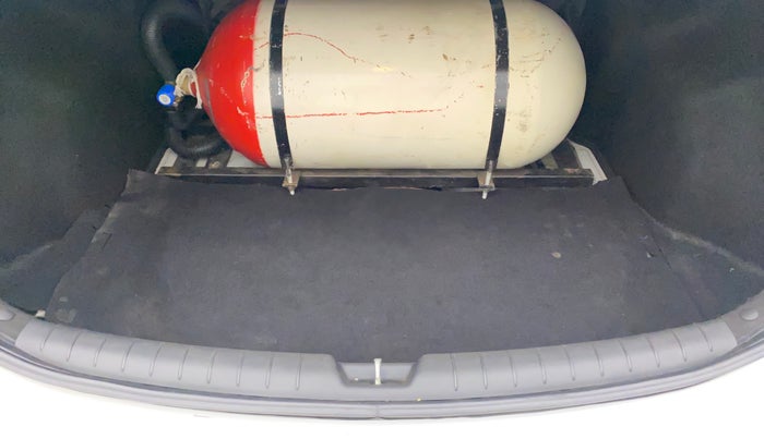 2019 Hyundai Verna 1.6 VTVT SX O, CNG, Manual, 61,381 km, Boot Inside