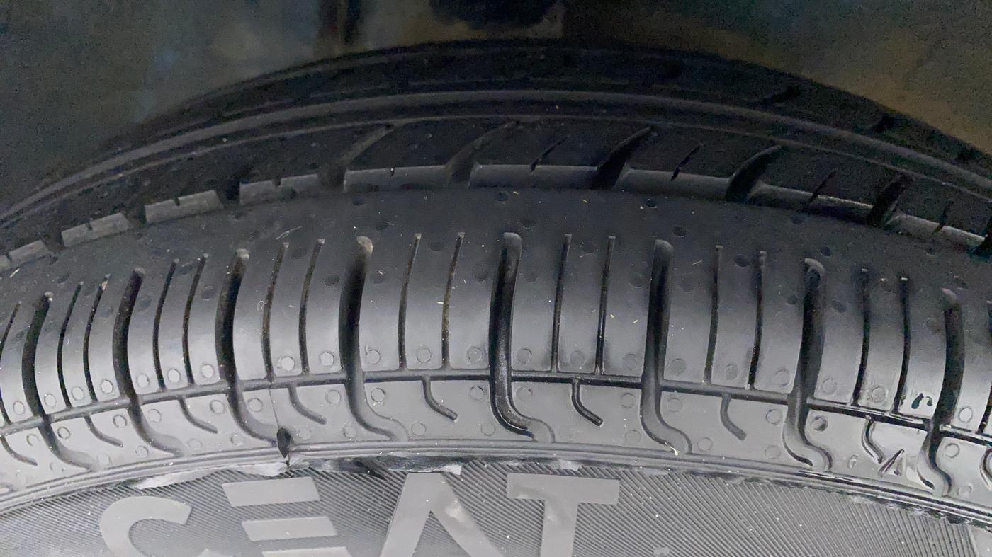 2017 Maruti Alto 800 LXI, Petrol, Manual, 40,707 km, Right Front Tyre Tread