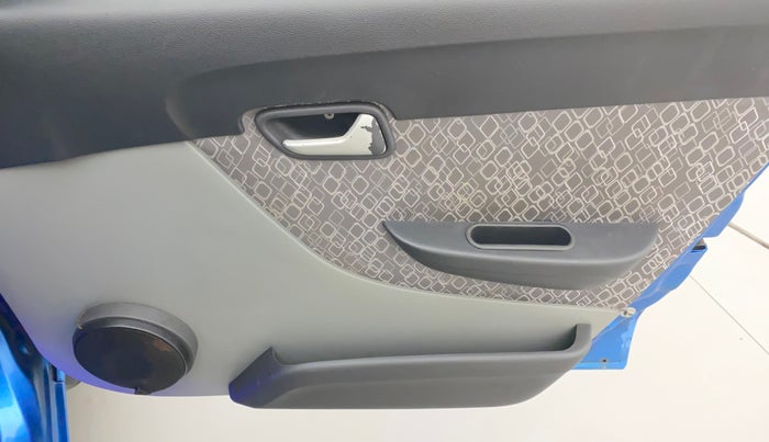2017 Maruti Alto 800 LXI, Petrol, Manual, 40,707 km, Driver Side Door Panels Control