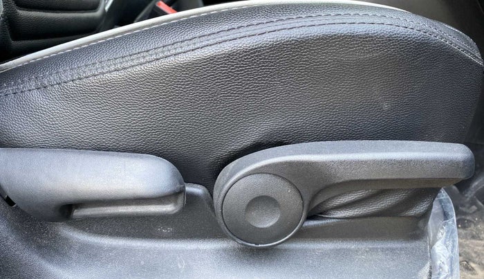 2021 Maruti Vitara Brezza ZXI, Petrol, Manual, 13,969 km, Driver Side Adjustment Panel