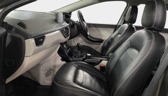 2020 Tata NEXON XZ PLUS (O) PETROL, Petrol, Manual, 31,357 km, Right Side Front Door Cabin