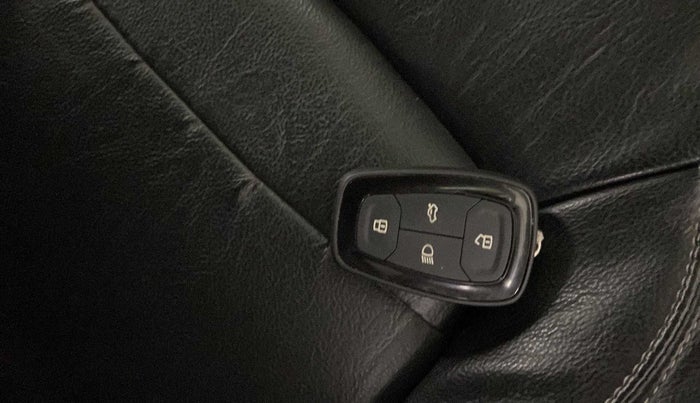 2020 Tata NEXON XZ PLUS (O) PETROL, Petrol, Manual, 31,357 km, Key Close Up