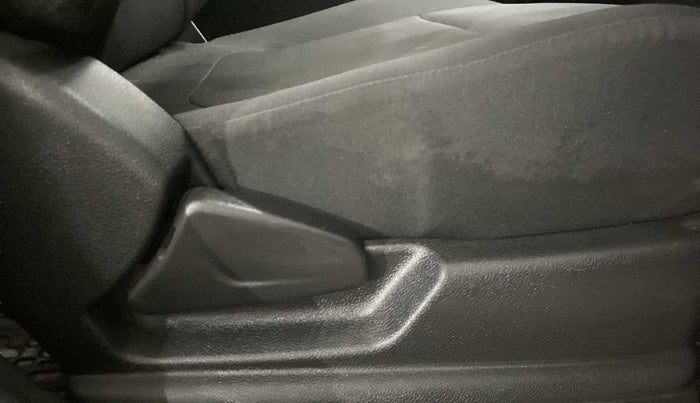 2019 Renault Kwid RXT 0.8 (O), Petrol, Manual, 15,175 km, Driver Side Adjustment Panel