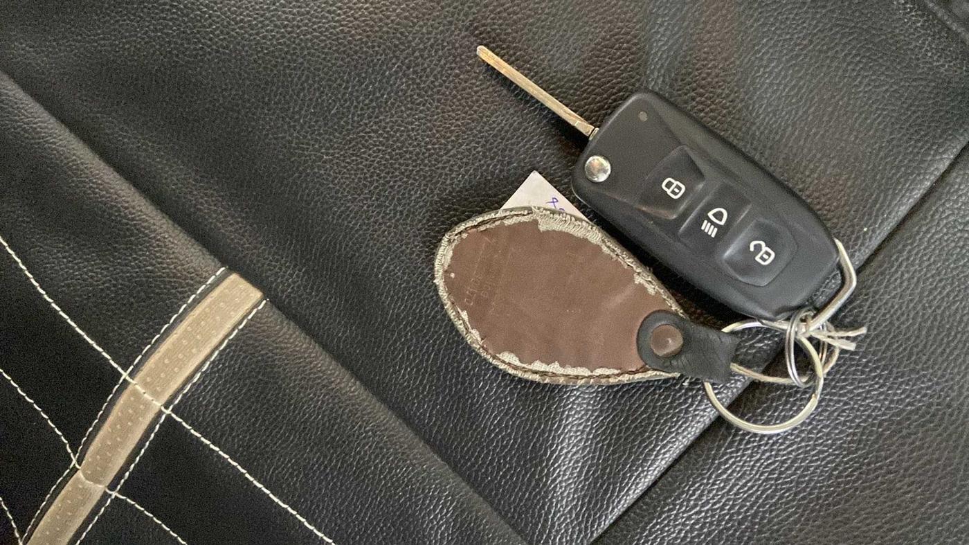 2021 Tata ALTROZ XE PETROL, Petrol, Manual, 26,438 km, Key Close Up