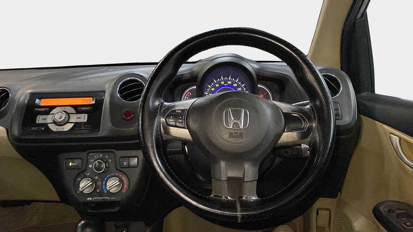 2015 Honda Brio VX AT, Petrol, Automatic, 70,049 km, Steering Wheel Close Up