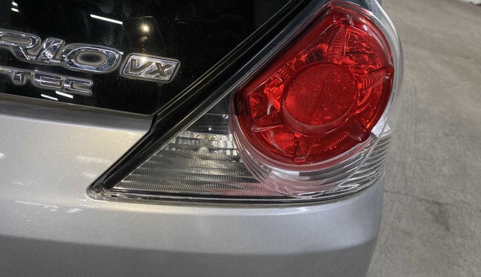 2015 Honda Brio VX AT, Petrol, Automatic, 70,049 km, Right tail light - Minor damage