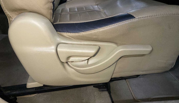 2015 Honda Brio VX AT, Petrol, Automatic, 70,049 km, Driver Side Adjustment Panel