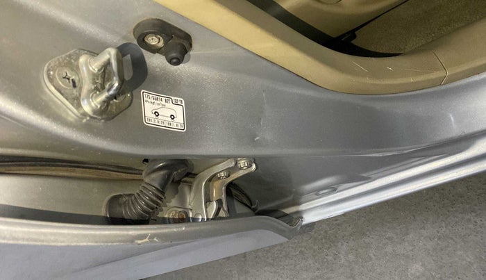 2015 Honda Brio VX AT, Petrol, Automatic, 70,049 km, Right B pillar - Slightly rusted