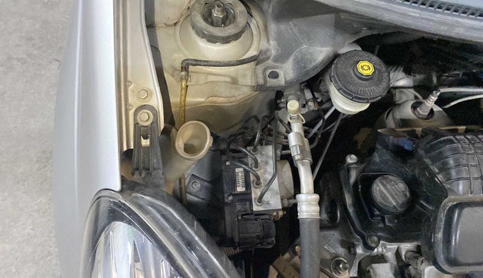 2015 Honda Brio VX AT, Petrol, Automatic, 70,049 km, Front windshield - Wiper bottle cap missing