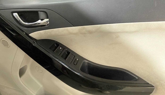 2022 Tata NEXON XZA PLUS (HS) PETROL, Petrol, Automatic, 28,630 km, Driver Side Door Panels Control