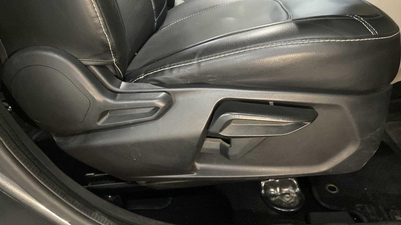 2022 Tata NEXON XZA PLUS (HS) PETROL, Petrol, Automatic, 28,630 km, Driver Side Adjustment Panel