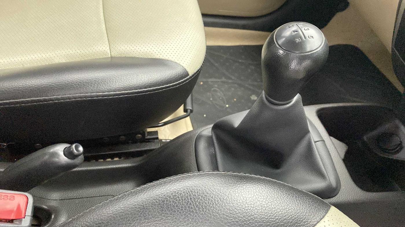 2014 Hyundai Eon ERA +, Petrol, Manual, 37,549 km, Gear Lever