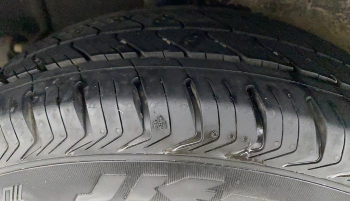 2014 Maruti Celerio VXI, Petrol, Manual, 1,25,649 km, Right Rear Tyre Tread