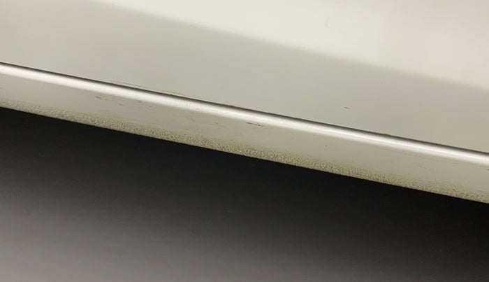 2014 Maruti Celerio VXI, Petrol, Manual, 1,25,649 km, Right running board - Minor scratches