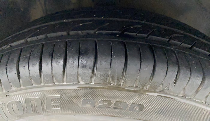 2016 Maruti Alto 800 LXI, Petrol, Manual, 59,662 km, Right Front Tyre Tread