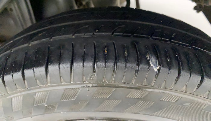 2016 Maruti Alto 800 LXI, Petrol, Manual, 59,662 km, Left Rear Tyre Tread
