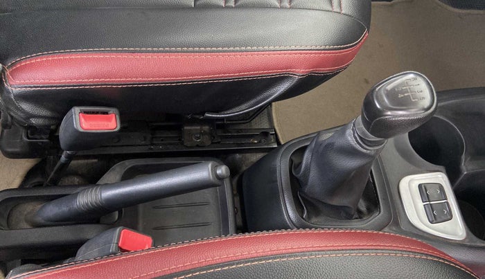 2019 Datsun Redi Go S, Petrol, Manual, 17,043 km, Gear Lever