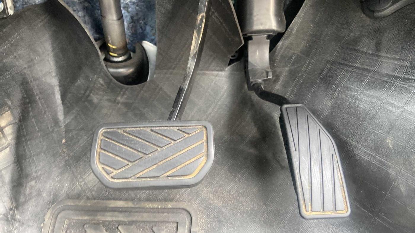 2022 Maruti IGNIS ALPHA 1.2 AMT, Petrol, Automatic, 6,488 km, Pedals