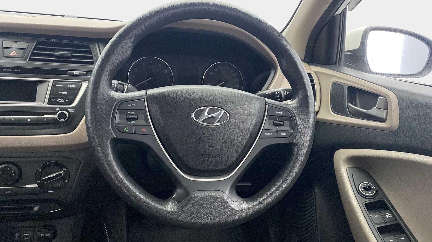 2016 Hyundai Elite i20 MAGNA 1.2, Petrol, Manual, 38,654 km, Steering Wheel Close Up