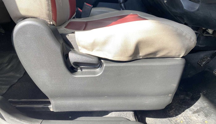 2015 Maruti Wagon R 1.0 LXI, Petrol, Manual, 44,237 km, Driver Side Adjustment Panel
