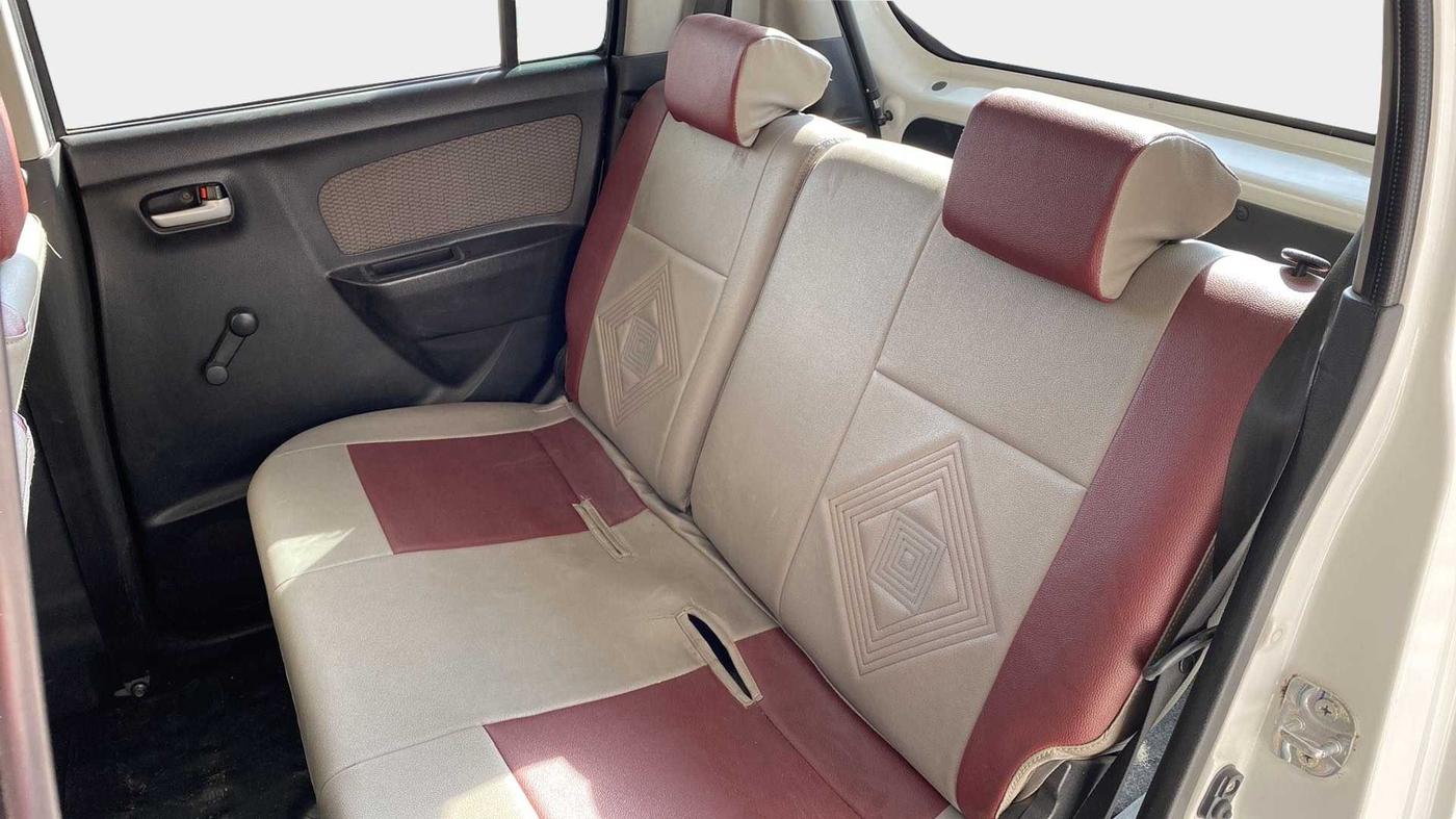 2015 Maruti Wagon R 1.0 LXI, Petrol, Manual, 44,237 km, Right Side Rear Door Cabin