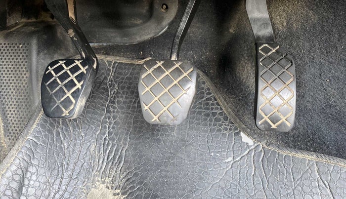 2017 Volkswagen Ameo TRENDLINE 1.2L, Petrol, Manual, 65,263 km, Pedals