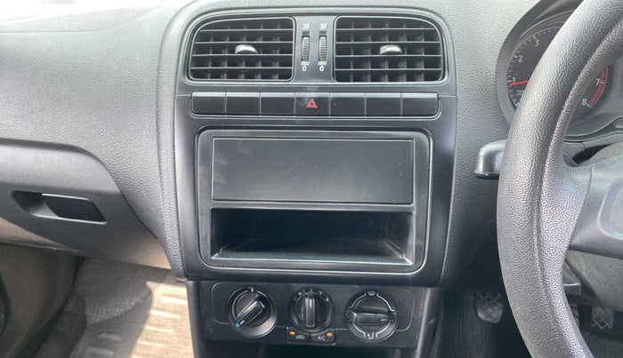 2017 Volkswagen Ameo TRENDLINE 1.2L, Petrol, Manual, 65,263 km, Air Conditioner