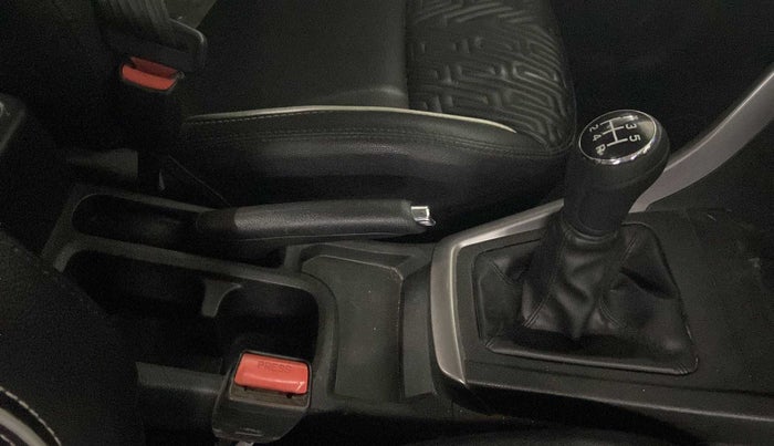 2022 Maruti BREZZA ZXI SMART HYBRID , Petrol, Manual, 26,559 km, Gear Lever
