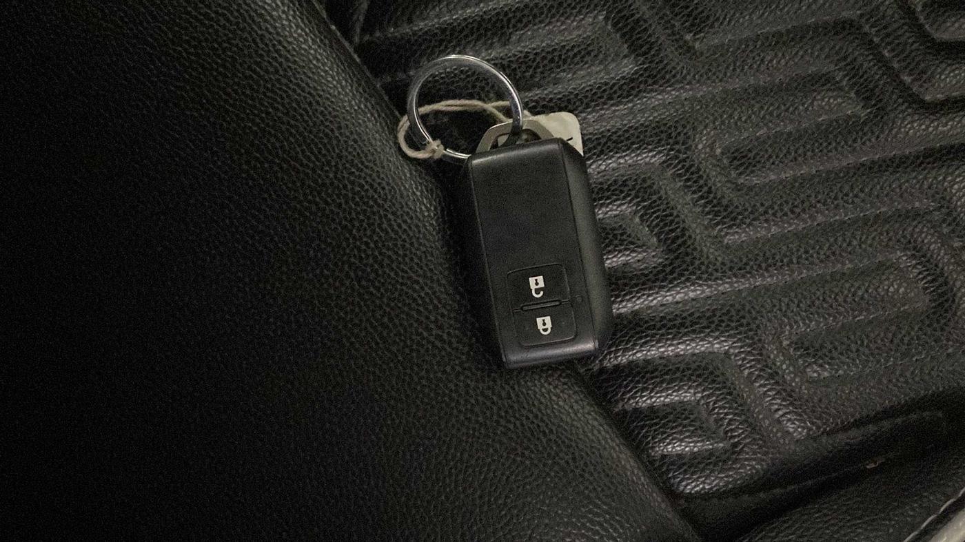 2022 Maruti BREZZA ZXI SMART HYBRID , Petrol, Manual, 26,559 km, Key Close Up