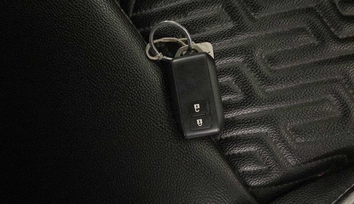 2022 Maruti BREZZA ZXI SMART HYBRID , Petrol, Manual, 26,559 km, Key Close Up