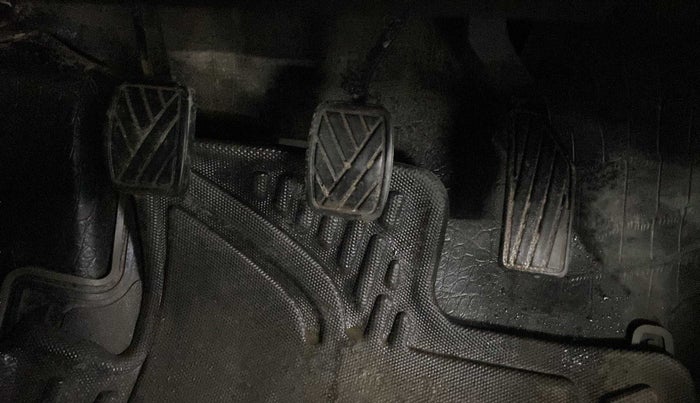2022 Maruti BREZZA ZXI SMART HYBRID , Petrol, Manual, 26,559 km, Pedals
