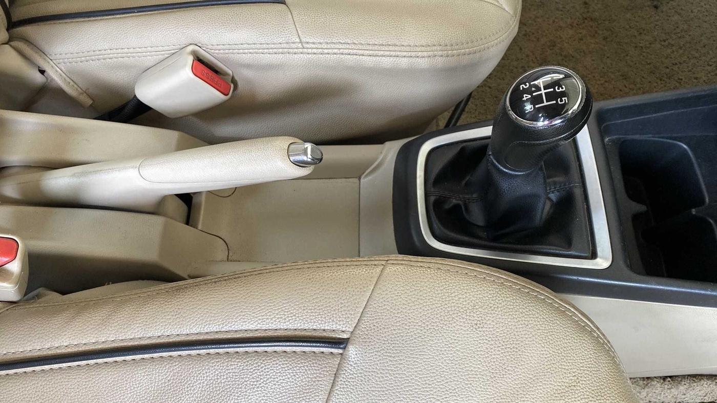 2019 Maruti Dzire VDI, Diesel, Manual, 69,492 km, Gear Lever