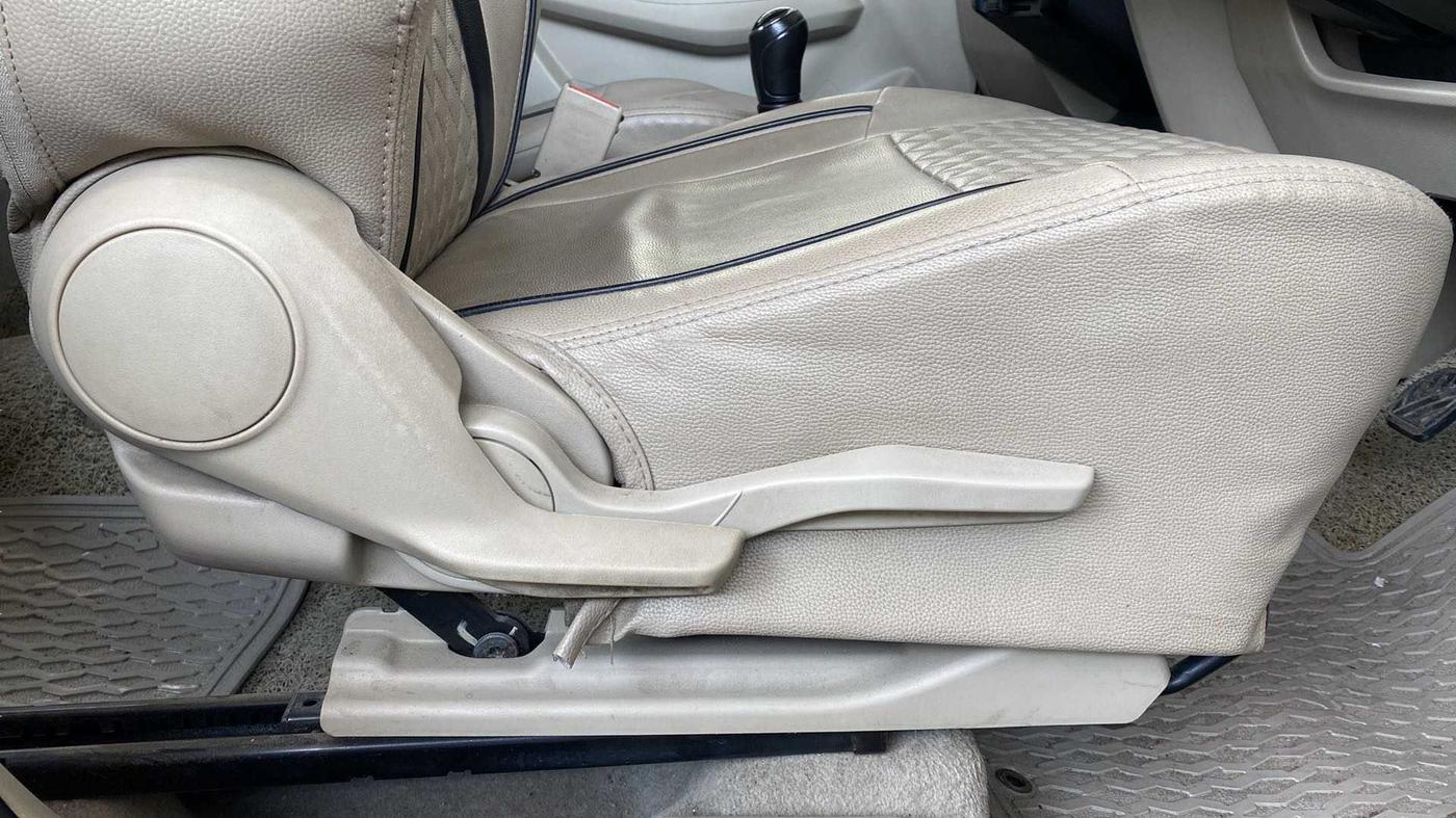 2019 Maruti Dzire VDI, Diesel, Manual, 69,492 km, Driver Side Adjustment Panel