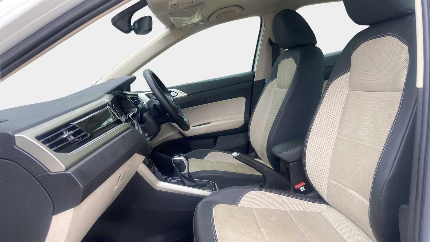 2022 Volkswagen VIRTUS TOPLINE TSI 1.0 AT, Petrol, Automatic, 22,914 km, Right Side Front Door Cabin