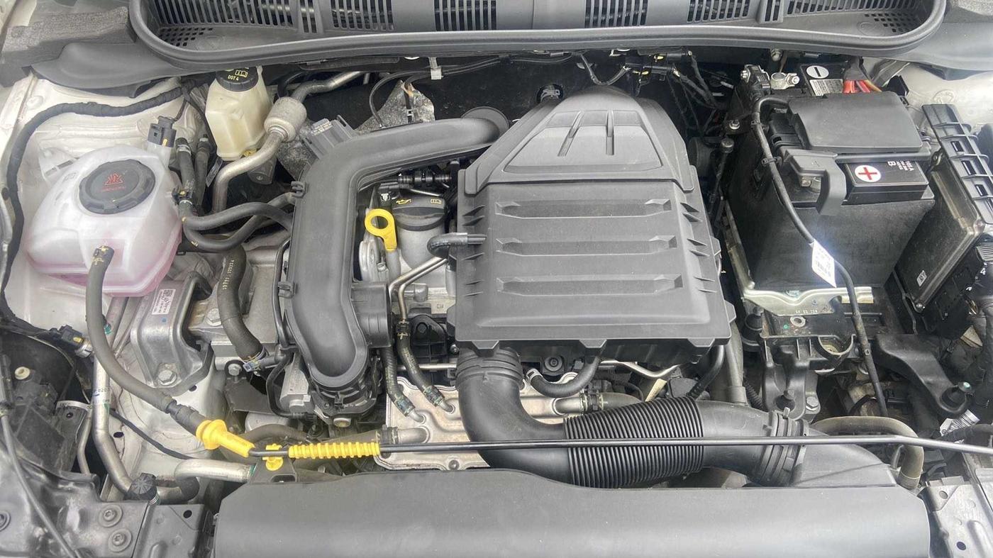 2022 Volkswagen VIRTUS TOPLINE TSI 1.0 AT, Petrol, Automatic, 22,914 km, Open Bonet
