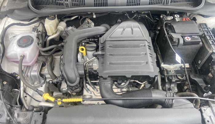 2022 Volkswagen VIRTUS TOPLINE TSI 1.0 AT, Petrol, Automatic, 22,914 km, Open Bonet