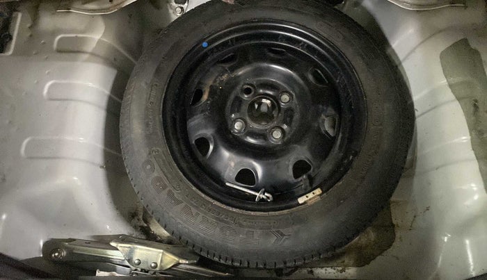 2018 Maruti Alto K10 VXI (O), Petrol, Manual, 35,793 km, Dicky (Boot door) - Tool missing