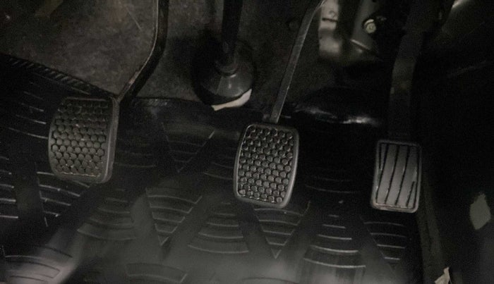 2019 Maruti Eeco 5 STR WITH A/C+HTR, Petrol, Manual, 54,579 km, Pedals