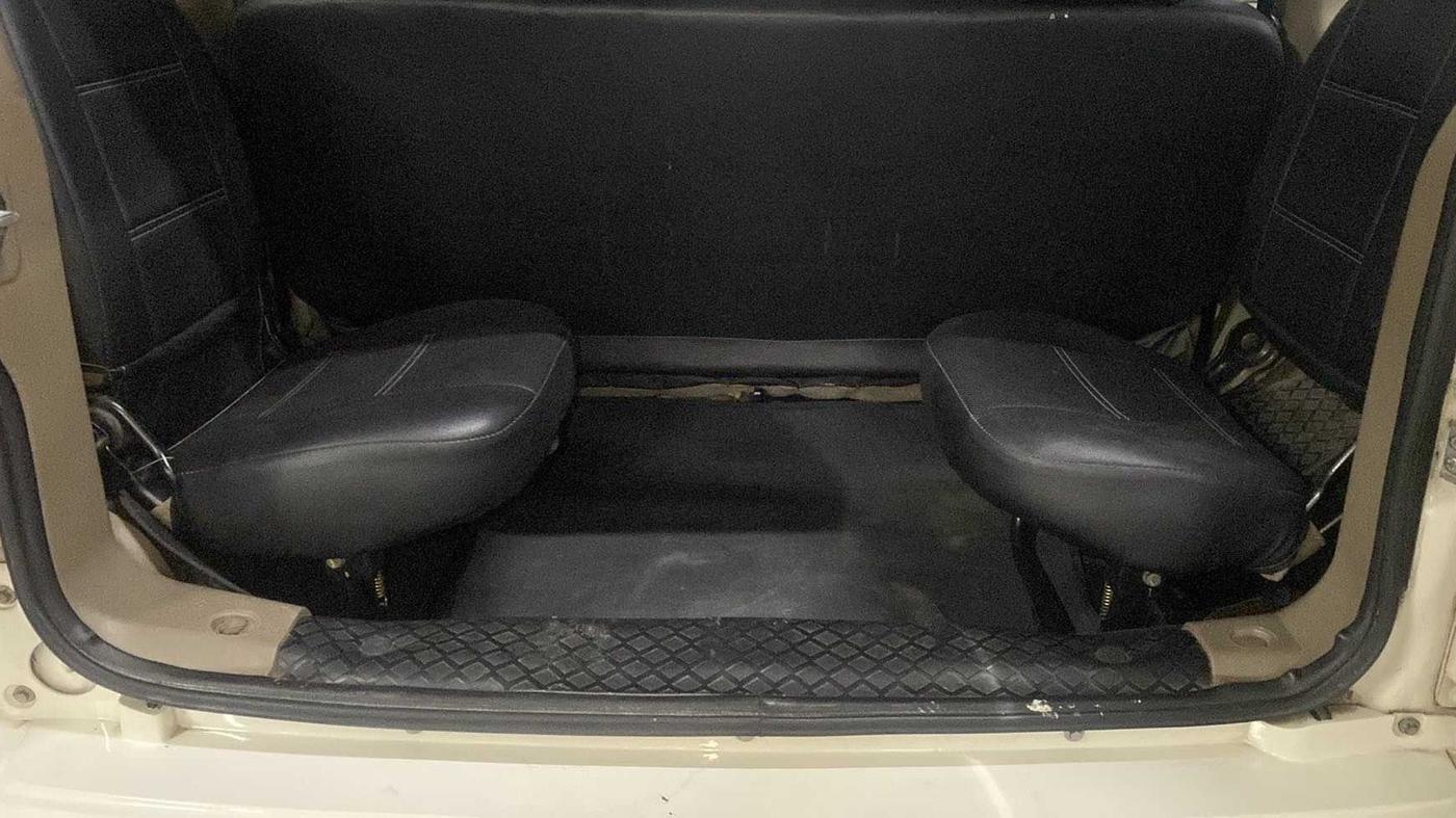 2018 Mahindra TUV300 T8, Diesel, Manual, 54,635 km, Third Seat Row ( optional )