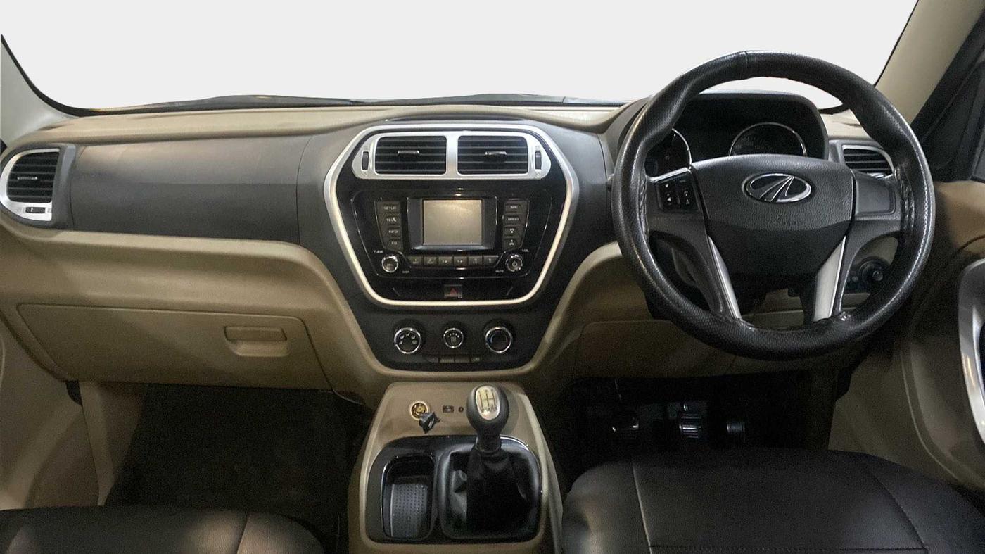 2018 Mahindra TUV300 T8, Diesel, Manual, 54,635 km, Dashboard