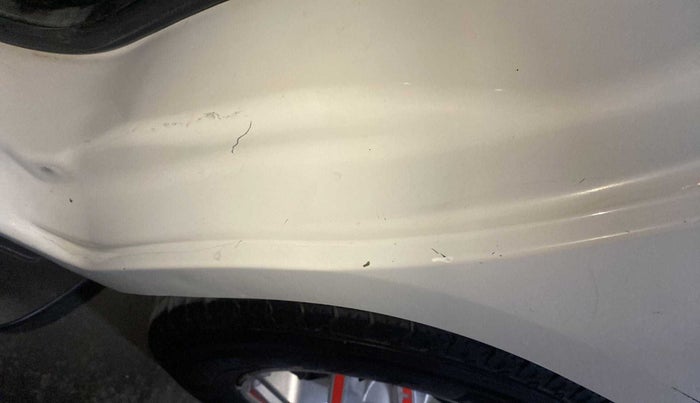 2018 Mahindra TUV300 T8, Diesel, Manual, 54,635 km, Left C pillar - Minor scratches