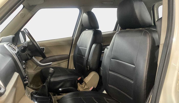2018 Mahindra TUV300 T8, Diesel, Manual, 54,635 km, Right Side Front Door Cabin