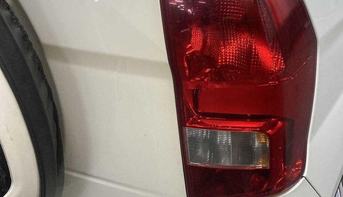 2018 Mahindra TUV300 T8, Diesel, Manual, 54,635 km, Right tail light - < 2 inches,no. = 2
