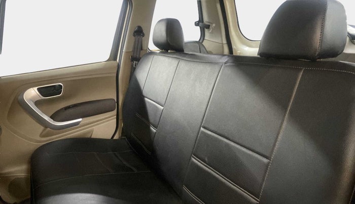 2018 Mahindra TUV300 T8, Diesel, Manual, 54,635 km, Right Side Rear Door Cabin
