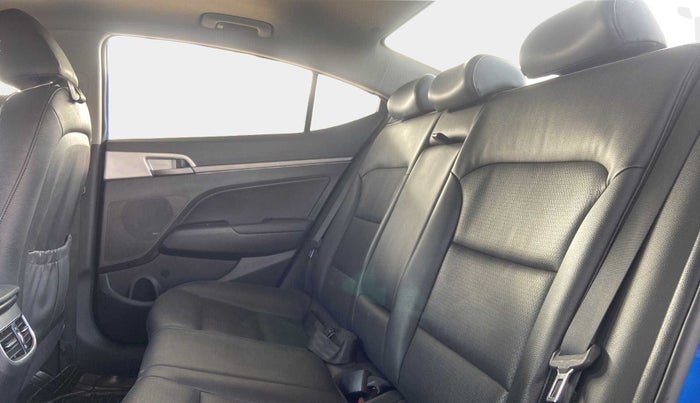 2017 Hyundai New Elantra 1.6 SX (O) AT DIESEL, Diesel, Automatic, 83,806 km, Right Side Rear Door Cabin