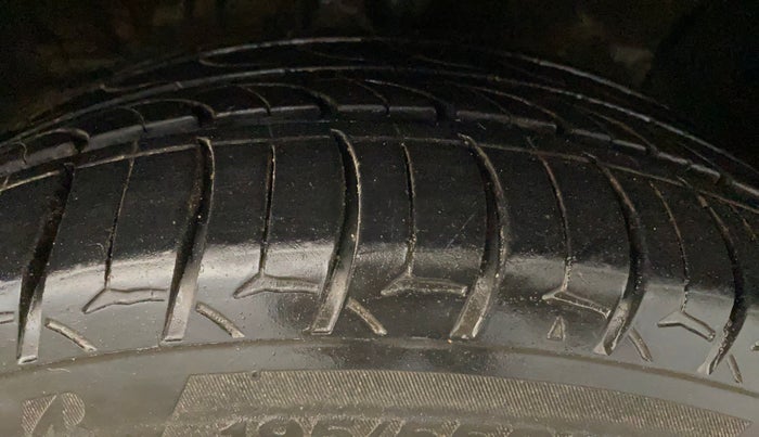 2020 Hyundai Verna SX 1.5 VTVT, Petrol, Manual, 69,434 km, Right Front Tyre Tread
