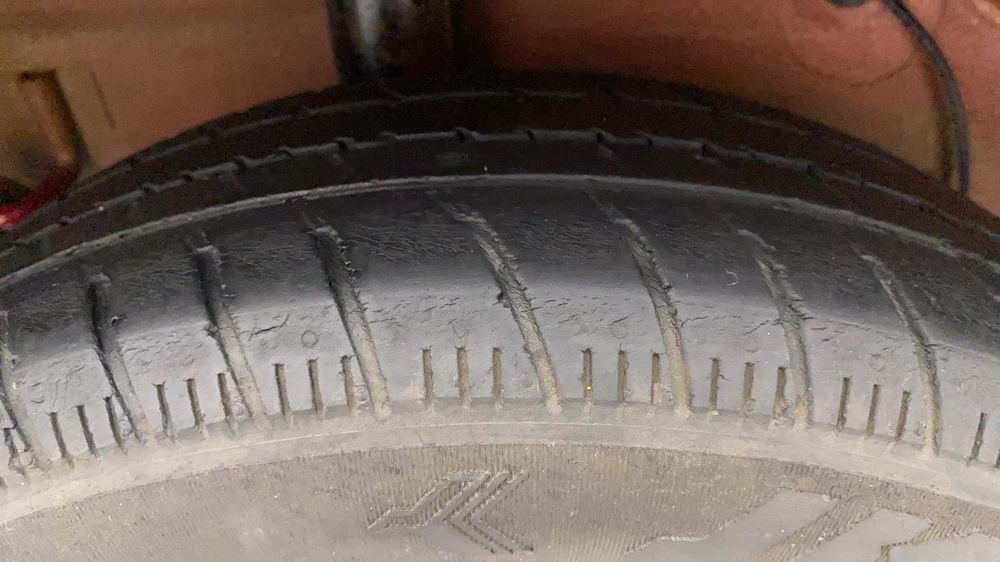 2017 Maruti Celerio ZXI AMT (O), Petrol, Automatic, 42,647 km, Right Rear Tyre Tread